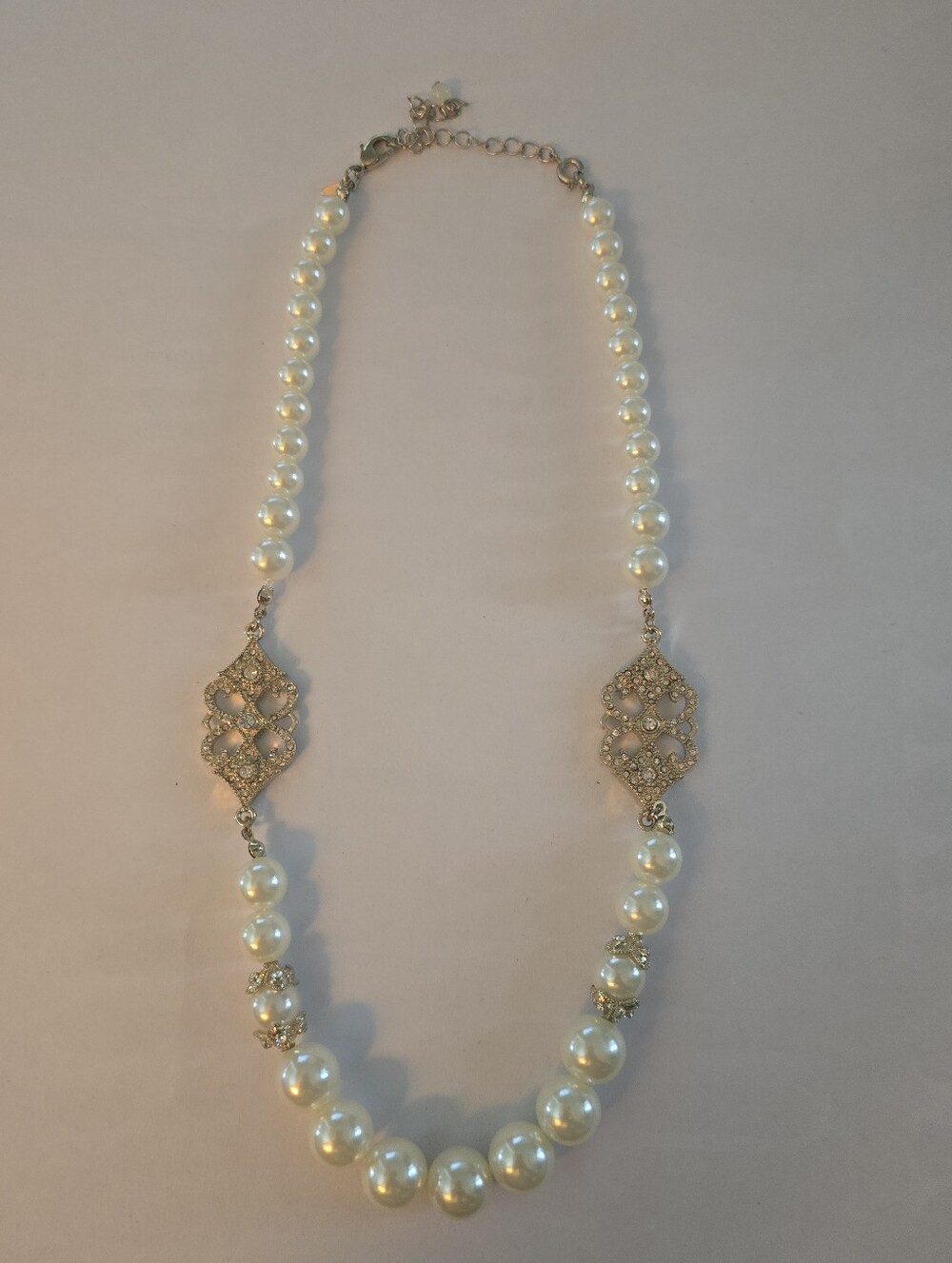 SAQ Vintage  Avon Gold Tone Faux Pearl and Rhinestone Necklace